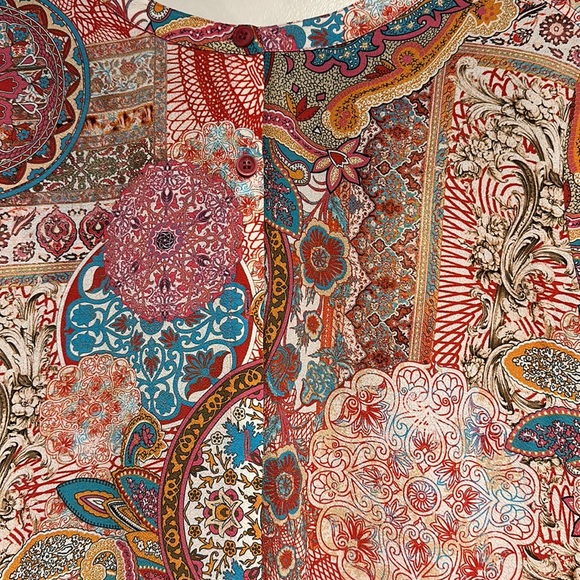 NWT- Joan Rivers, Classics Collection, Printed Textured Blouse, Long Sleeves - Picture 4 of 9